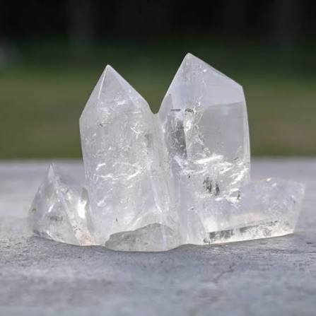 خواص سنگ کریستال کوآرتز